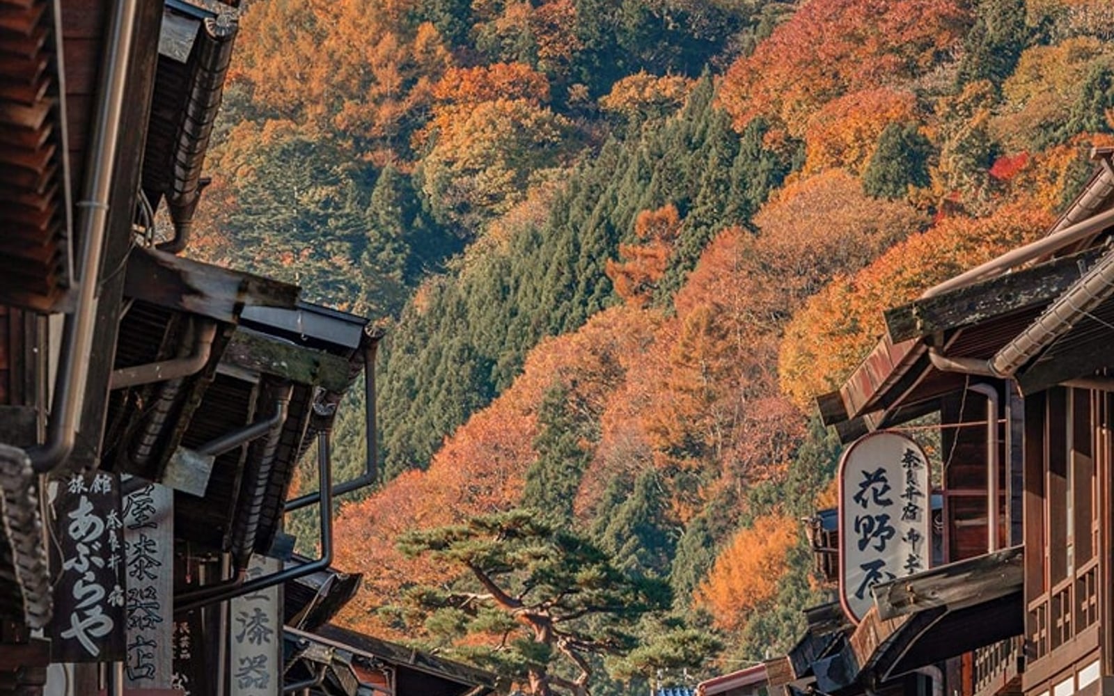 Long historic main street of Narai-juku